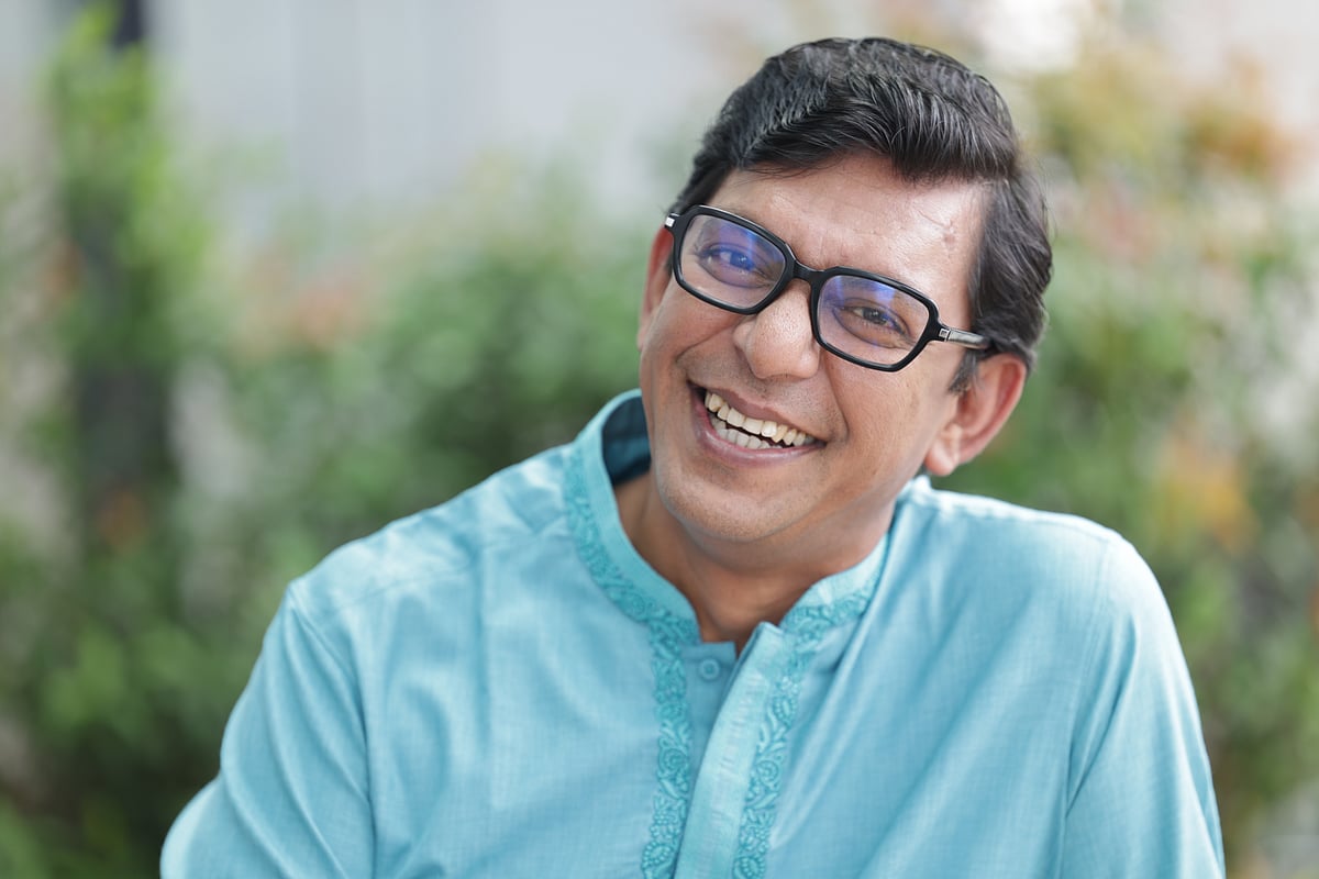 চঞ্চল চৌধুরী। কবির হোসেন