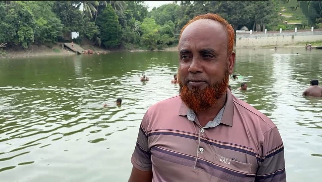 বেড়ার পোনাচাষি আব্দুর রশীদ