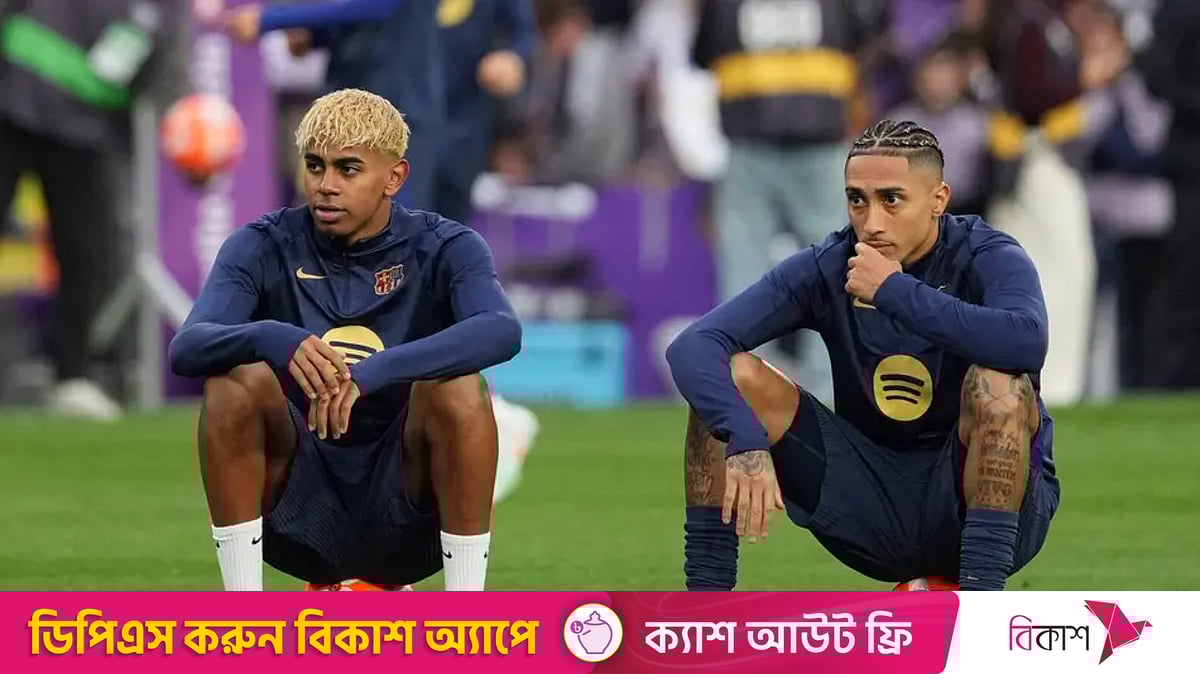 Osiyo futbol oyinchisi uning issiq yigitini sikadi Osiyo futbol oyinchisi uning issiq yigitini sikadi