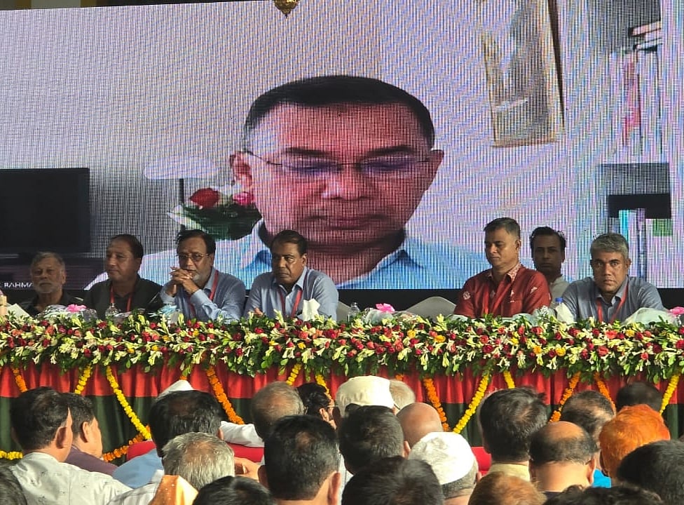 নওগাঁ জেলা বিএনপির দ্বি-বার্ষিক সম্মেলনে ভার্চ্যুয়ালি যুক্ত হয়ে প্রধান অতিথির বক্তব্য রাখেন বিএনপির ভারপ্রাপ্ত চেয়ারম্যান তারেক রহমান