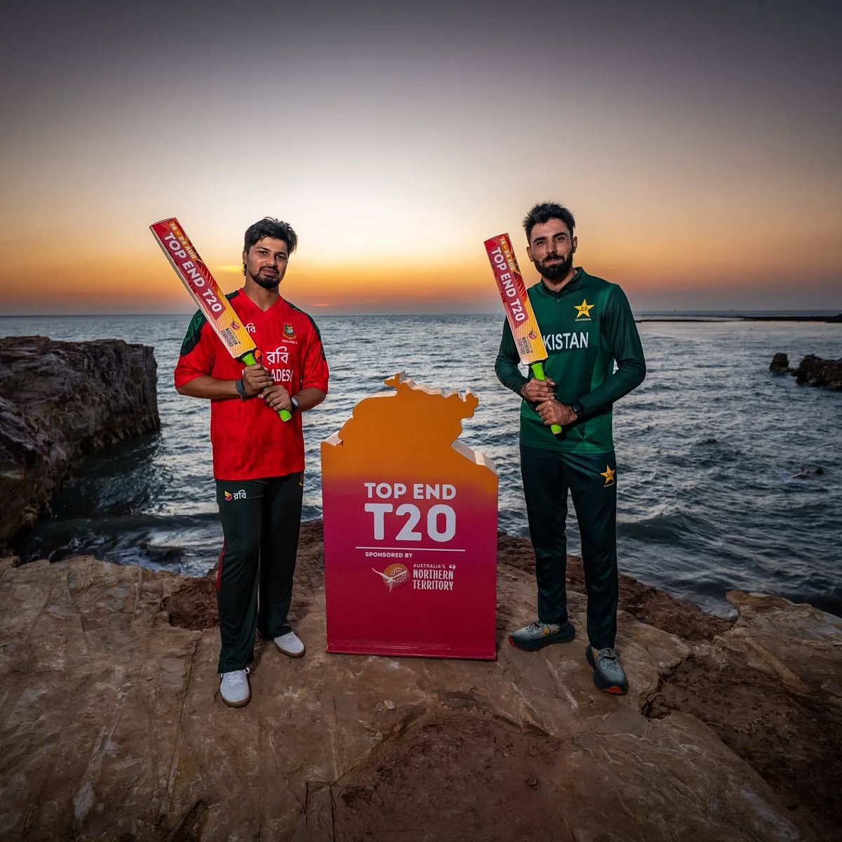 বাংলাদেশ ‘এ’ দলের অধিনায়ক নুরুল হাসান ও পাকিস্তান শাহিনসের অধিনায়ক মোহাম্মদ ইরফান খান