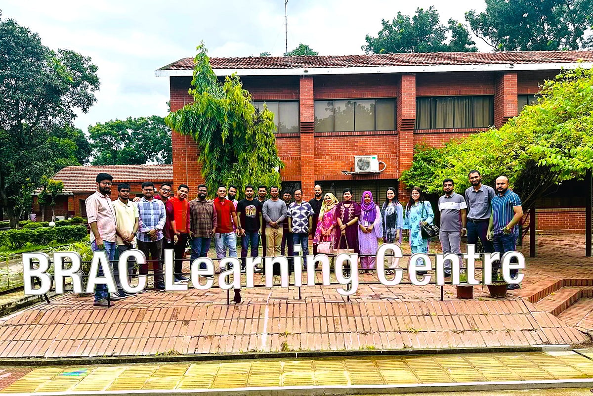 নিয়োগপ্রাপ্ত নতুন কর্মীদের ব্র্যাকের মূল্যবোধের সঙ্গে পরিচয় করিয়ে দিতে ফিল্ড ভিজিটের আয়োজন করে ব্র্যাক ব্যাংক।