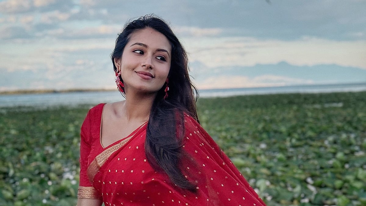 Chuqur tomoq bilan oral seks porno video