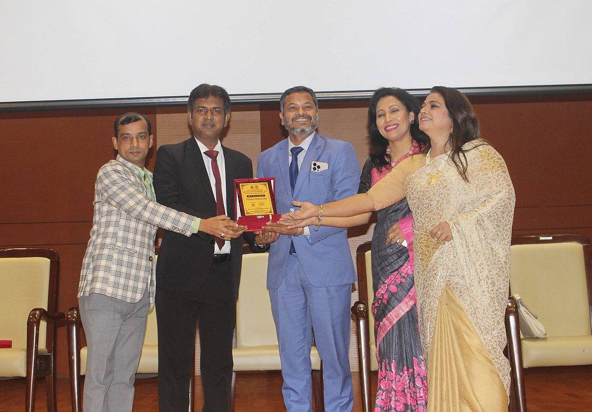 ‘দশম ইন্টারন্যাশনাল বিজনেস জিনিয়াস বাংলাদেশ ২০২৫’ আয়োজনে প্রেসিডেন্সি বিশ্ববিদ্যালয়কে ‘বেস্ট পার্টিসিপ্যান্ট অ্যাওয়ার্ড’ প্রদান করা হয়