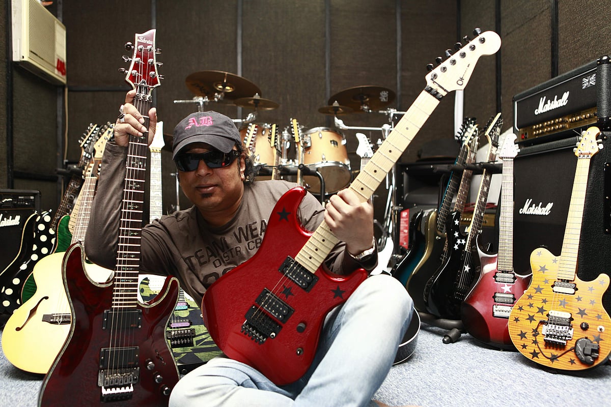 আইয়ুব বাচ্চু (১৬ আগস্ট ১৯৬২—১৮ অক্টোবর ২০১৮)