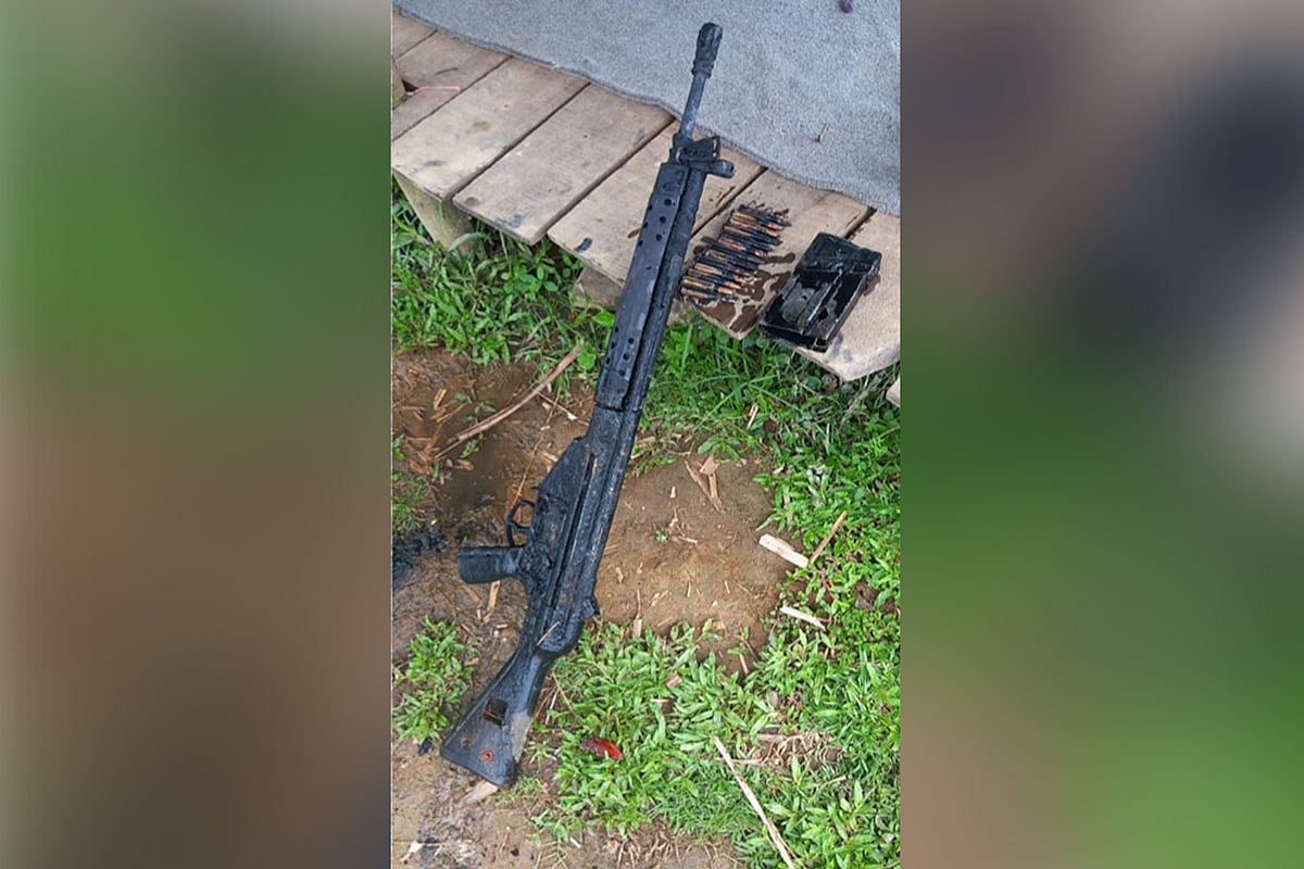 বান্দরবানের নাইক্ষ্যংছড়ির ঘুমধুমের একটি খাল থেকে রাইফেল, গুলি ও ম্যাগাজিন উদ্ধার করেছে বিজিবি