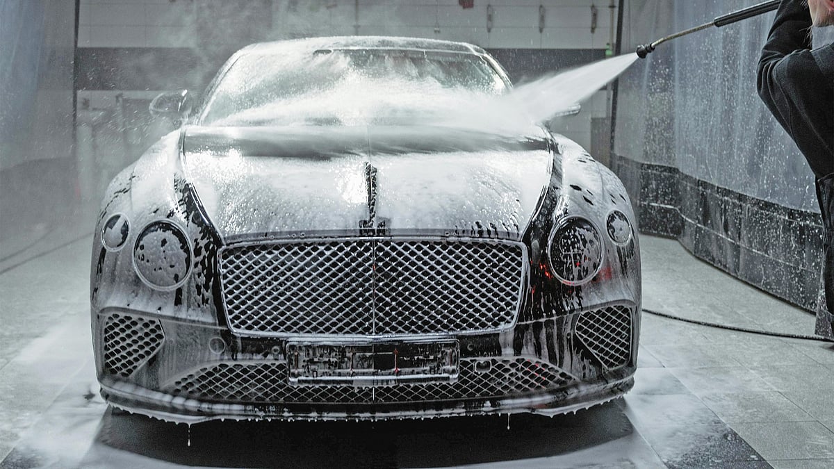 গাড়ি ভালো রাখার জন্য নিয়মিত যত্ন নিতে হয়