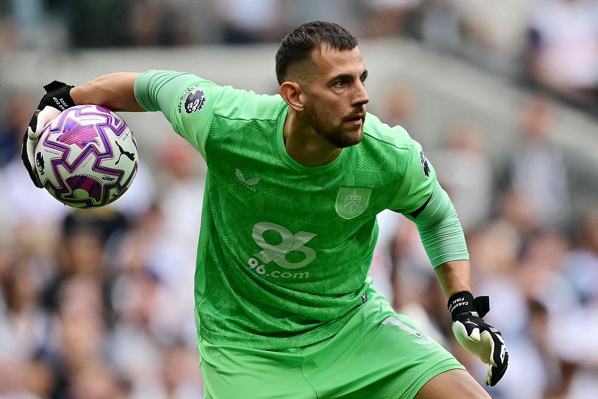 বার্নলির গোলকিপার মার্তিন দুব্রাউকা