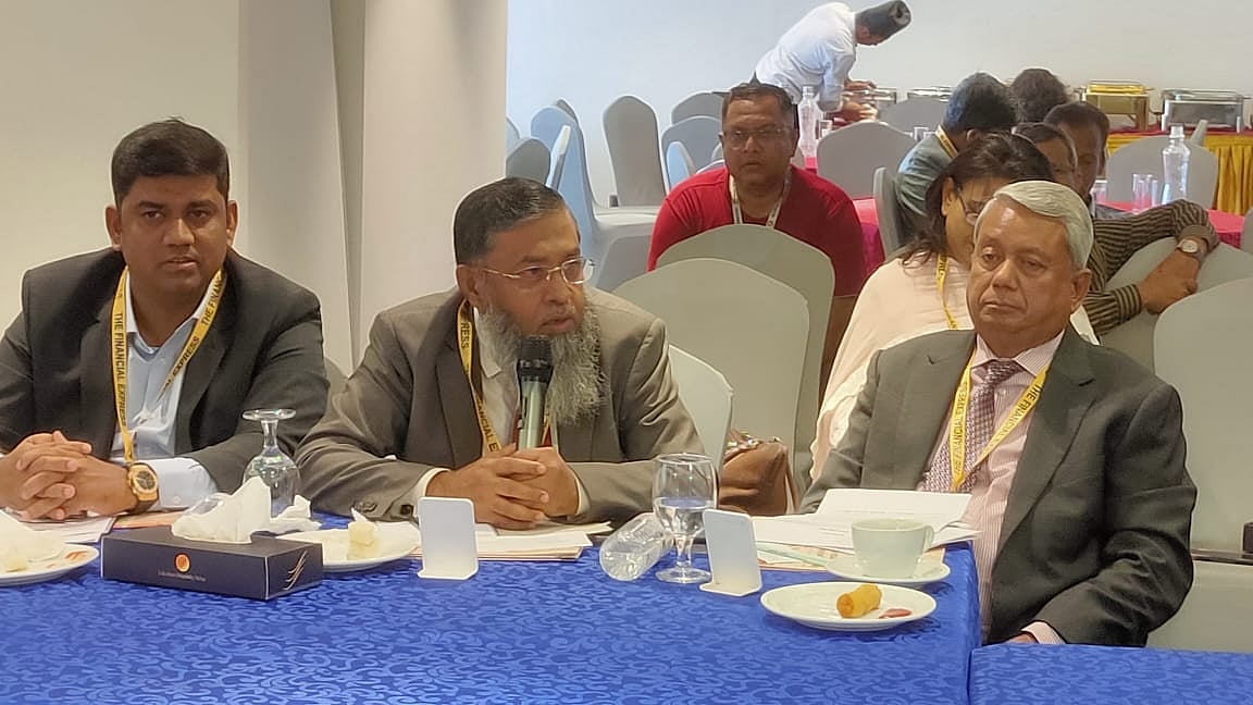 সেমিনারে বক্তব্য রাখছেন বিকেএমইএ সভাপতি মোহাম্মদ হাতেম