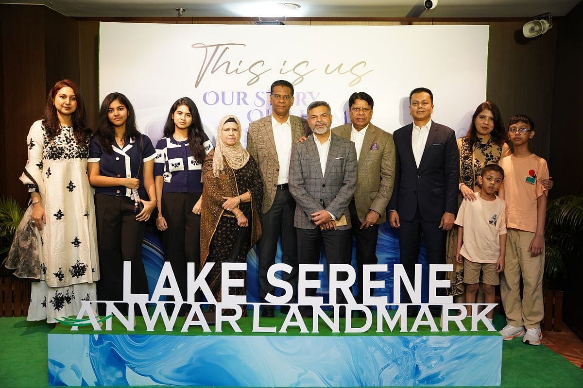 লেক সেরিন আবাসন প্রকল্পের ফ্ল্যাট হস্তান্তর অনুষ্ঠানে আনোয়ার ল্যান্ডমার্কের এমডি হোসেন খালেদ