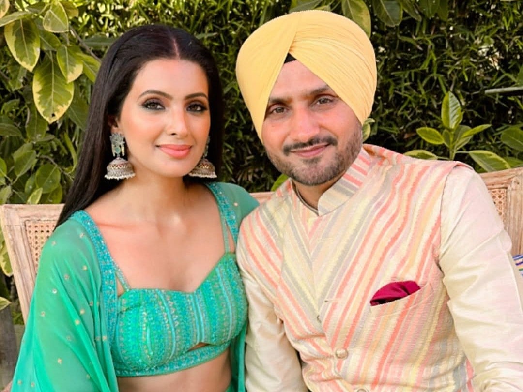 স্ত্রী গীতা বসরার সঙ্গে হরভজন সিং