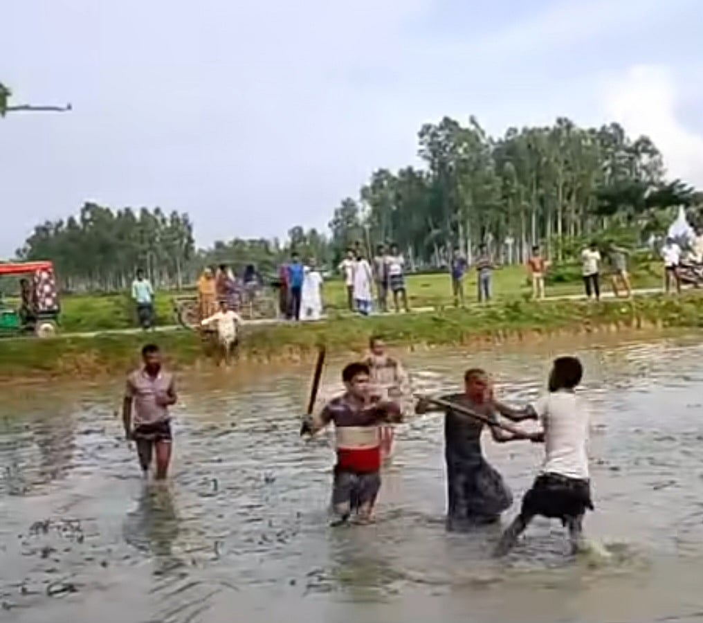 গাইবান্ধার গোবিন্দগঞ্জ উপজেলার রাজাবিরাট এলাকায় গত শুক্রবার সাঁওতালদের ওপর হামলা হয়