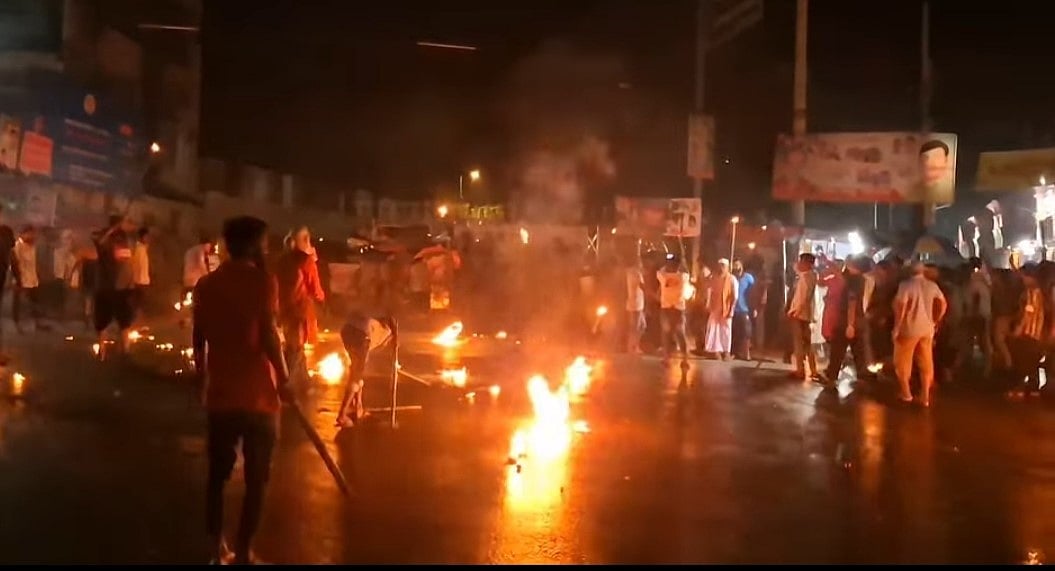 জামালপুর জেলা বিএনপির দ্বিবার্ষিক সম্মেলন বন্ধের দাবিতে বিক্ষোভ। আজ মঙ্গলবার রাত সাড়ে আটটার দিকে শহরের দয়াময়ী এলাকায়