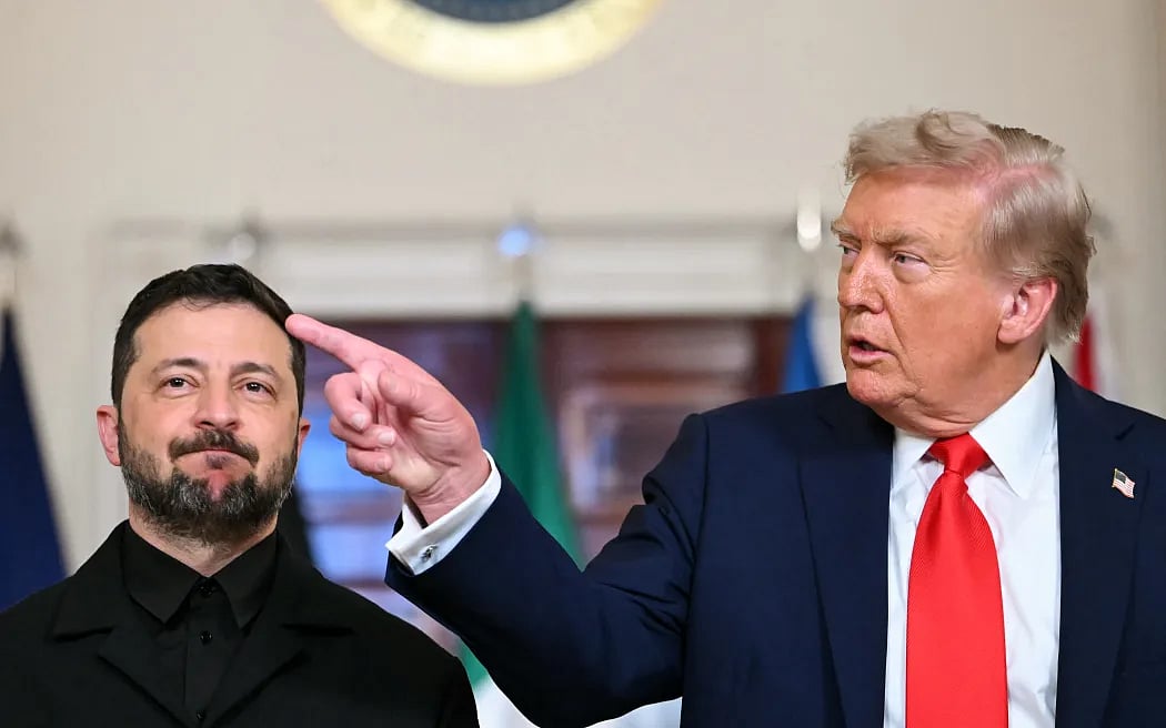 ইউক্রেনের প্রেসিডেন্ট ভলোদিমির জেলেনস্কি এবং মার্কিন প্রেসিডেন্ট ডোনাল্ড ট্রাম্প। ১৮ আগস্ট ২০২৫