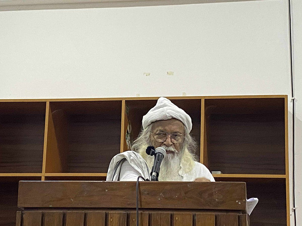 রাজশাহী বিশ্ববিদ্যালয়ে আলোচনা সভায় বক্তব্য দেন চিন্তক ফরহাদ মজহার। মঙ্গলবার বিশ্ববিদ্যালয়ের সৈয়দ ইসমাইল হোসেন সিরাজী ভবনে