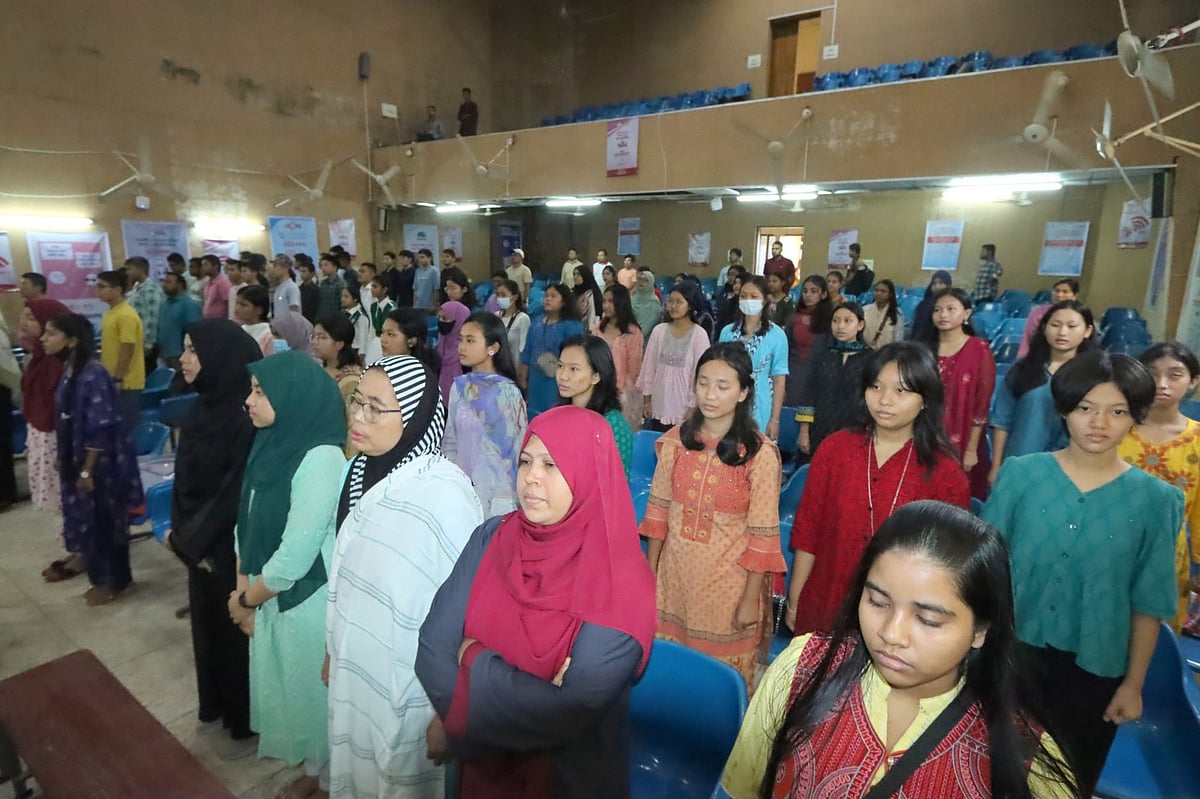 শিখো–প্রথম আলো ২০২৫ জিপিএ ৫ পাওয়া শিক্ষার্থীদের সংবর্ধনা অনুষ্ঠান আগত অতিথি, অভিভাবক  ও শিক্ষার্থীরা। রাঙামাটি সরকারি উচ্চবিদ্যালয় মিলনায়তনে আজ সকালে