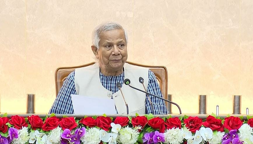 প্রধান উপদেষ্টা অধ্যাপক মুহাম্মদ ইউনূস। আজ বুধবার প্রধান উপদেষ্টার কার্যালয়ে আয়োজিত ‘যৌথ ঘোষণাপত্র’ স্বাক্ষর অনুষ্ঠানে