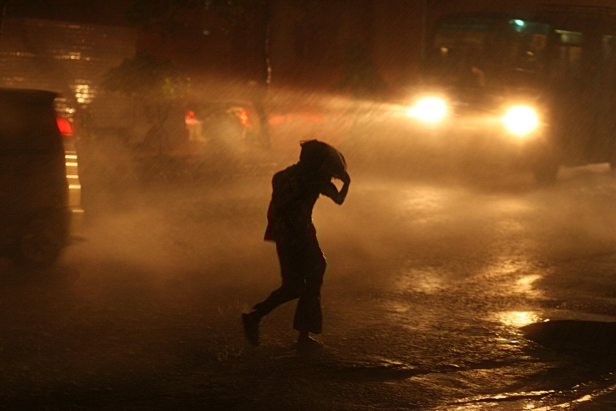 আলিয়ঁস ফ্রঁসেজ দ্য ঢাকার লা গ্যালারিতে আলোকচিত্র প্রদর্শনী ‘ট্রাবলিং রেইন’