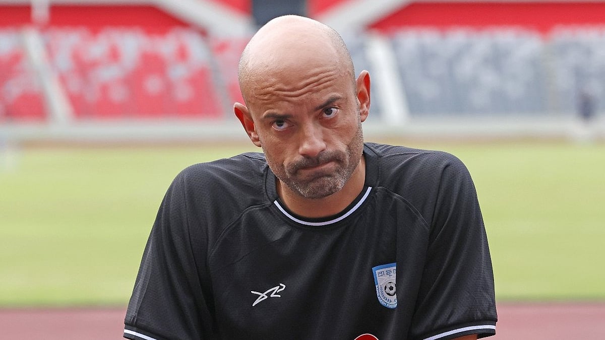 বাংলাদেশ জাতীয় ফুটবল দলের প্রধান কোচ হাভিয়ের কাবরেরা