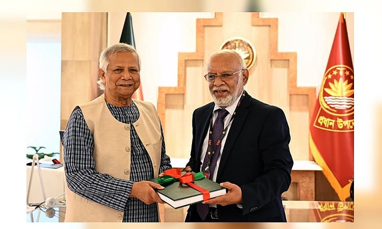 প্রধান উপদেষ্টার কাছে পর্যালোচনা প্রতিবেদন জমা দেন পদোন্নতি ‘বঞ্চিত’ অবসরপ্রাপ্ত কর্মকর্তাদের আবেদন পর্যালোচনা কমিটির আহ্বায়ক জাকির আহমেদ খান। আজ বুধবার প্রধান উপদেষ্টার কার্যালয়ে