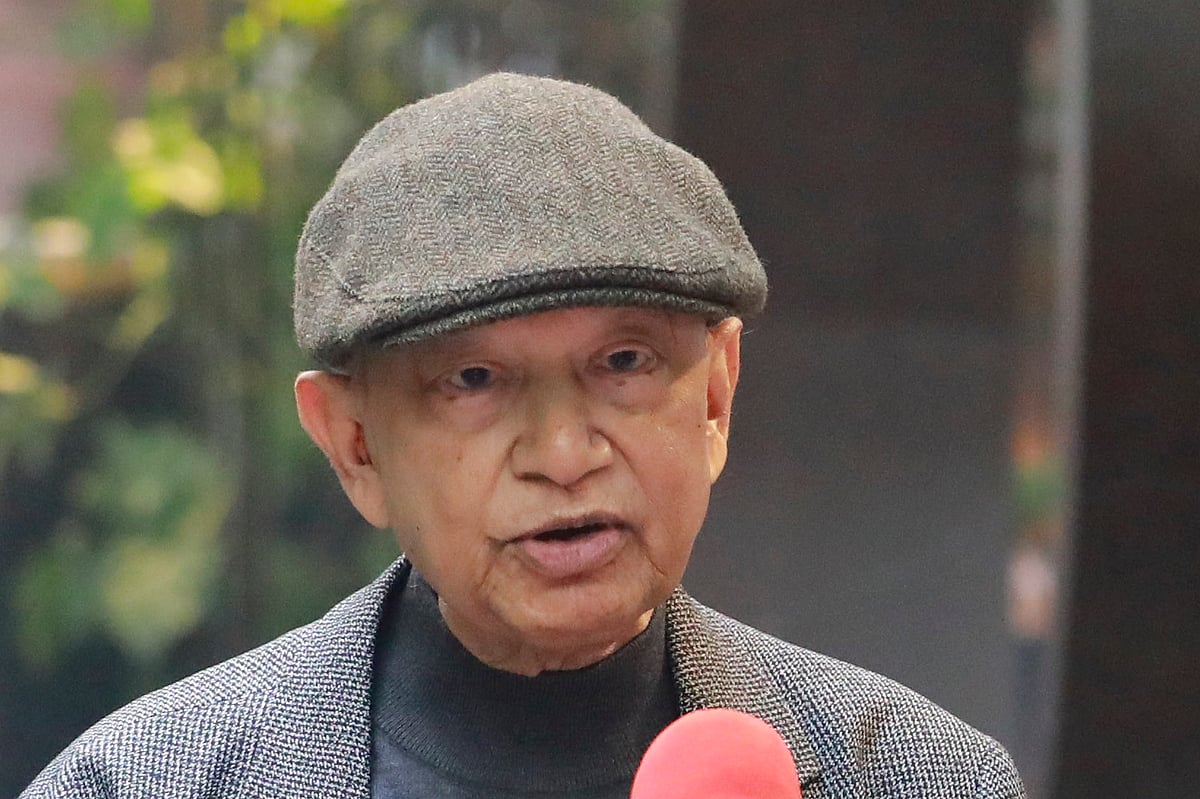 প্রথম আলোর সাংবাদিক মনজুরুল হক