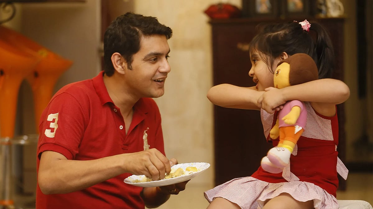 বাবারা যদি সক্রিয়ভাবে শিশুর যত্নে অংশ নেন, তাহলে প্রাথমিক বিদ্যালয়ে তাদের ভালো ফলের সম্ভাবনা উল্লেখযোগ্য হারে বাড়ে