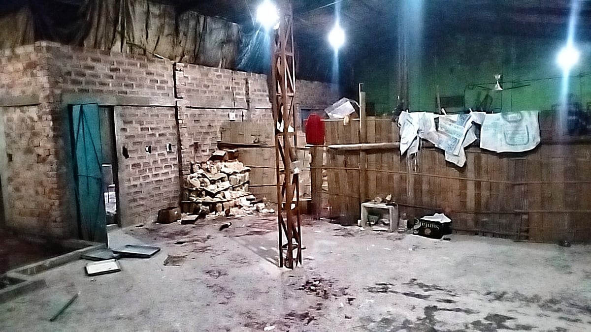 কুমিল্লা বিসিক এলাকার এই কারখানাতেই  চাঁদাবাজির অভিযোগে একজনকে পিটিয়ে হত্যার অভিযোগ উঠেছে। আজ বৃহস্পতিবার রাতে