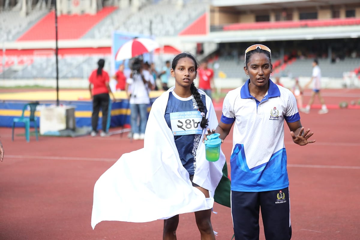 সুমাইয়া দেওয়ান ও শিরিন আক্তার দুজনই নৌবাহিনীর হয়ে খেলেছেন