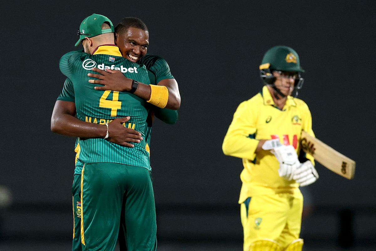 অ্যাডাম জাম্পাকে ফিরিয়ে লুঙ্গি এনগিডি–এইডেন মার্করামদের উদ্‌যাপন