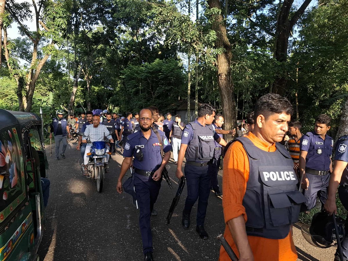 যুবদলের দুপক্ষের সংঘর্ষে একজন নিহত হওয়ার পর ঘটনাস্থলে অতিরিক্ত পুলিশ মোতায়েন করা হয়। আজ শুক্রবার কিশোরগঞ্জ সদর উপজেলার বৌলাই পুরান বাজার এলাকায়