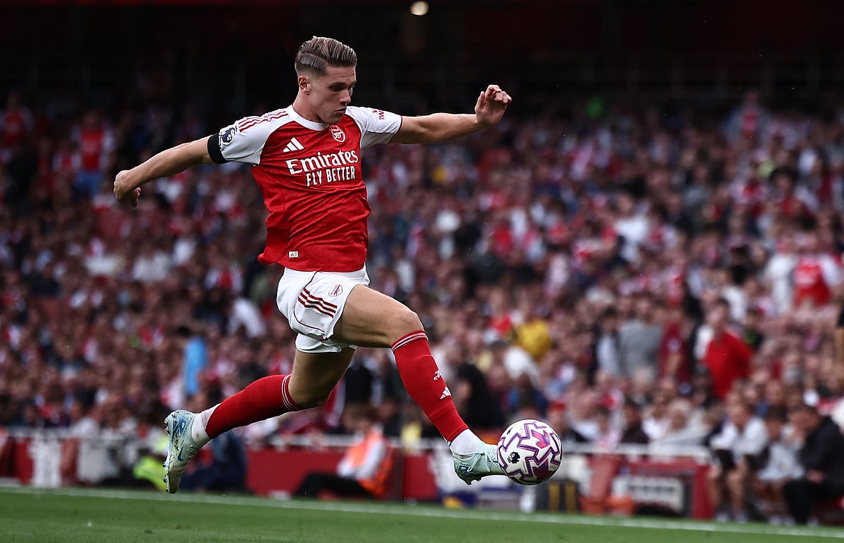 জোড়া গোল করেছেন আর্সেনালের সুইডিশ স্ট্রাইকার ভিক্টর ইয়োকেরেস