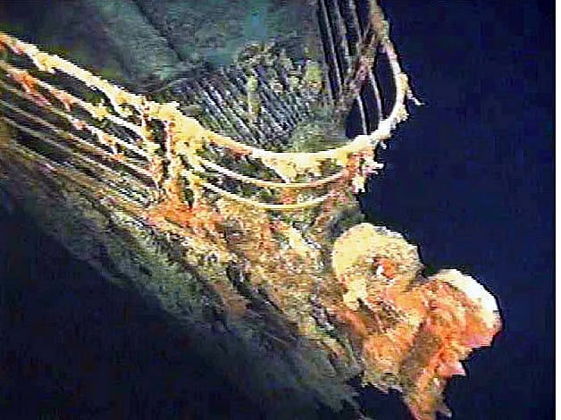 আটলান্টিকের তলদেশে টাইটানিকের ধ্বংসাবশেষ