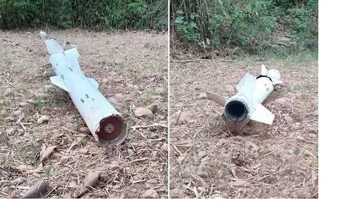 চীনের তৈরি পিএল–১৫ ক্ষেপণাস্ত্রের অংশ