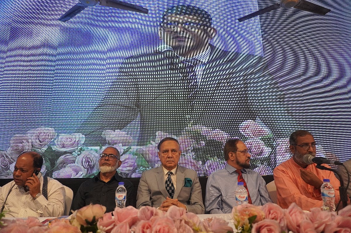 ‘গণভোট না অর্ডিন্যান্স: প্রসঙ্গ জুলাই সনদ’ শীর্ষক গোলটেবিল আলোচনায় বক্তারা