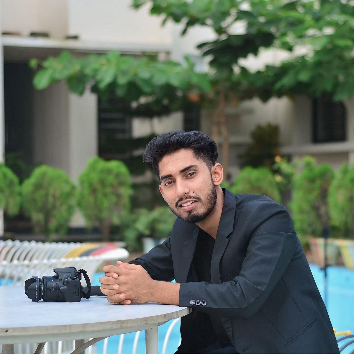 ময়মনসিংহের প্রত্যন্ত গ্রামের তরুণ শাহরিয়ার হোসেন যুক্তরাজ্যে নাচের শিক্ষক হিসেবে যাওয়ার সুযোগ পেয়েছেন