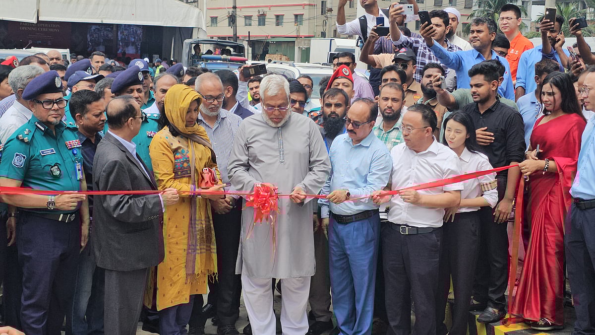 গাজীপুরের ভোগড়া এলাকায় ঢাকা বাইপাস এক্সপ্রেসওয়ের প্রথম ধাপের ১৮ কিলোমিটার অংশ উদ্বোধন করেন  উপদেষ্টা। আজ রোববার সকালে