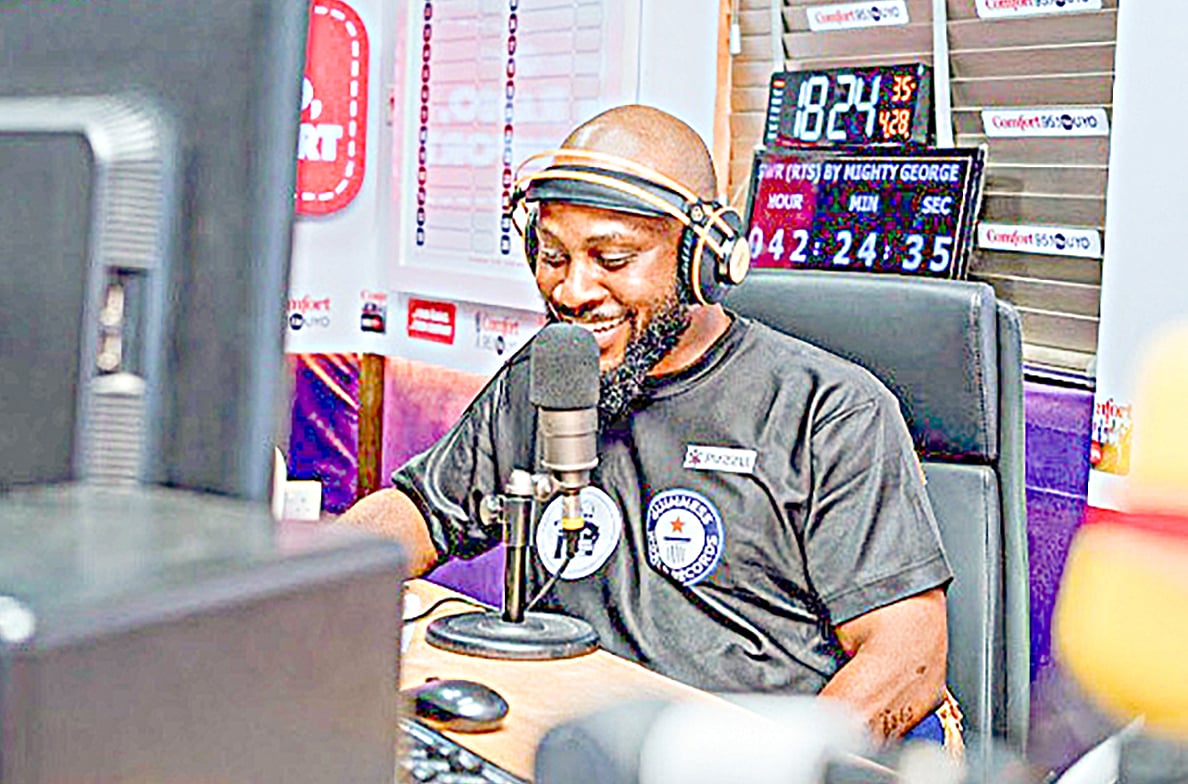 রেডিও উপস্থাপক জর্জ ইনিয়াবাসি এসিয়েন