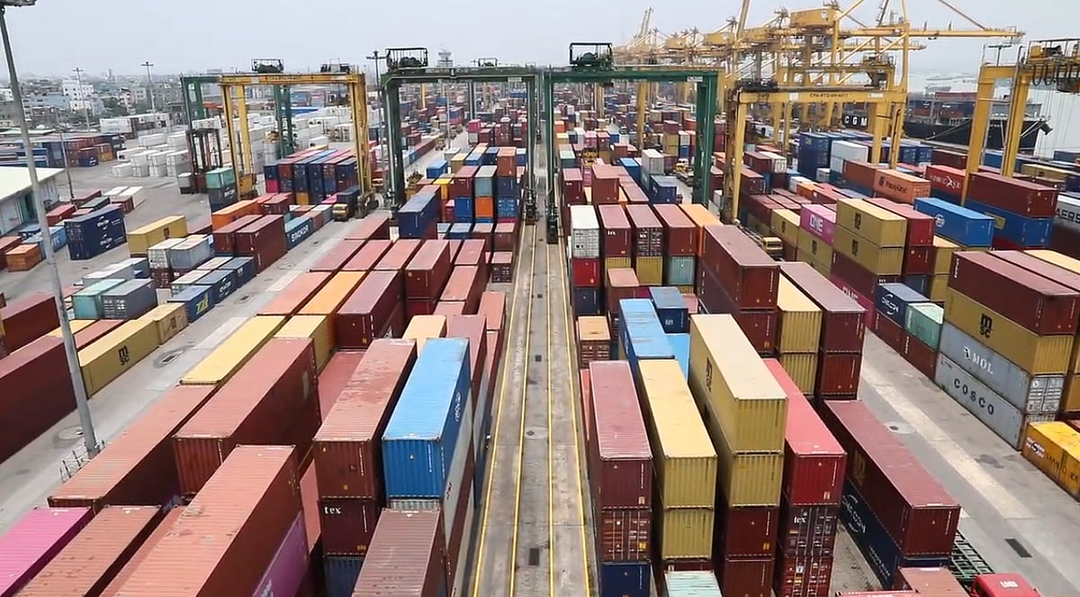 চট্টগ্রাম বন্দরের কনটেইনার ইয়ার্ডের চিত্র