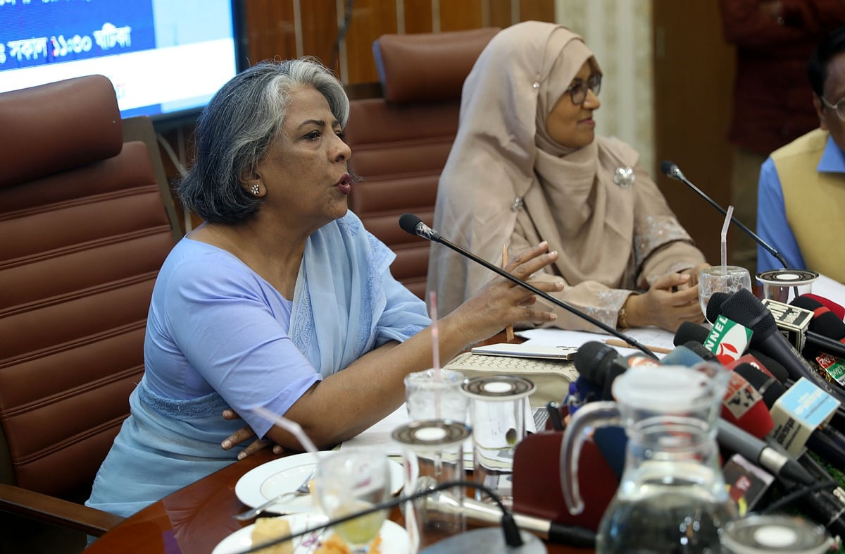 লাইট হাউসের নাগরিক অধিকার ও জলবায়ু ন্যায্যতা প্রকল্প উদ্বোধনী অনুষ্ঠানে প্রধান অতিথির বক্তব্য দেন সমাজকল্যাণ এবং মহিলা ও শিশুবিষয়ক মন্ত্রণালয়ের উপদেষ্টা শারমিন এস মুরশিদ। আজ দুপুরে বগুড়া জেলা প্রশাসকের সম্মেলনকক্ষে