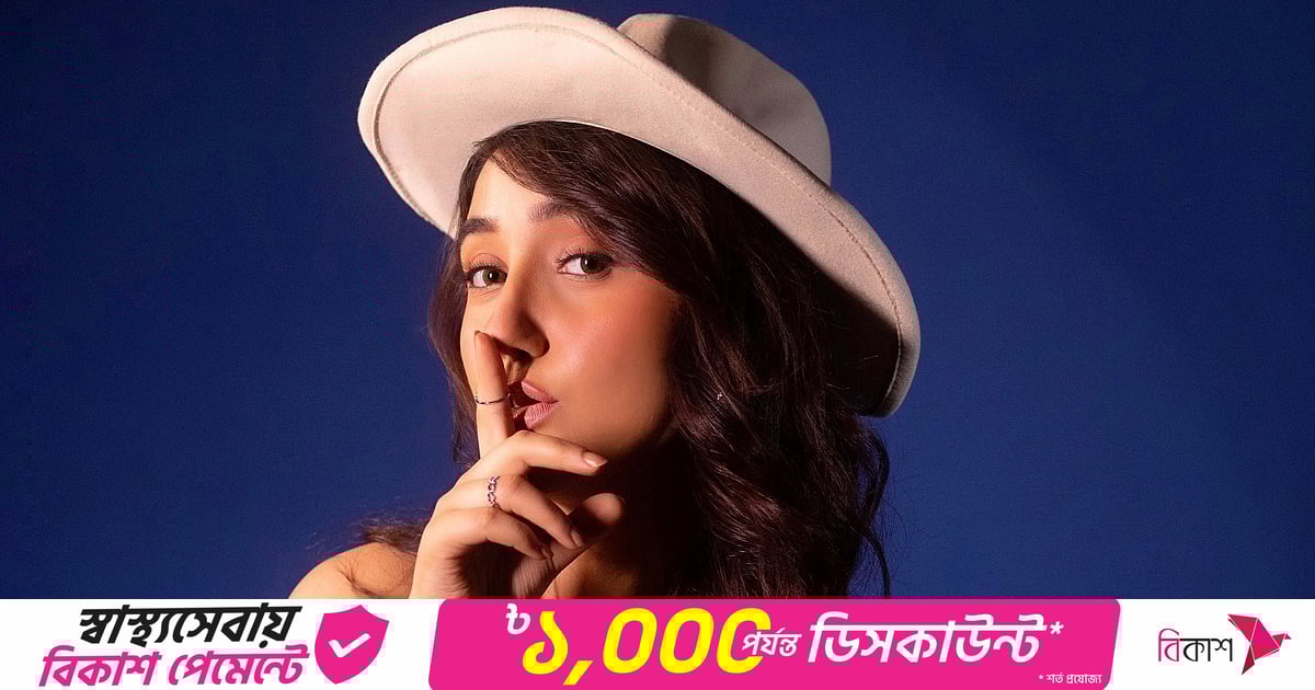 Porno bekasi onlayn Juda shahvoniy figuraga ega qiz