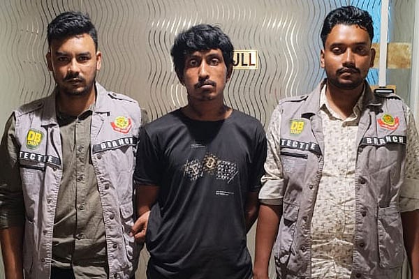 গ্রেপ্তার রিপন। ঢাকা, ২৫ আগস্ট