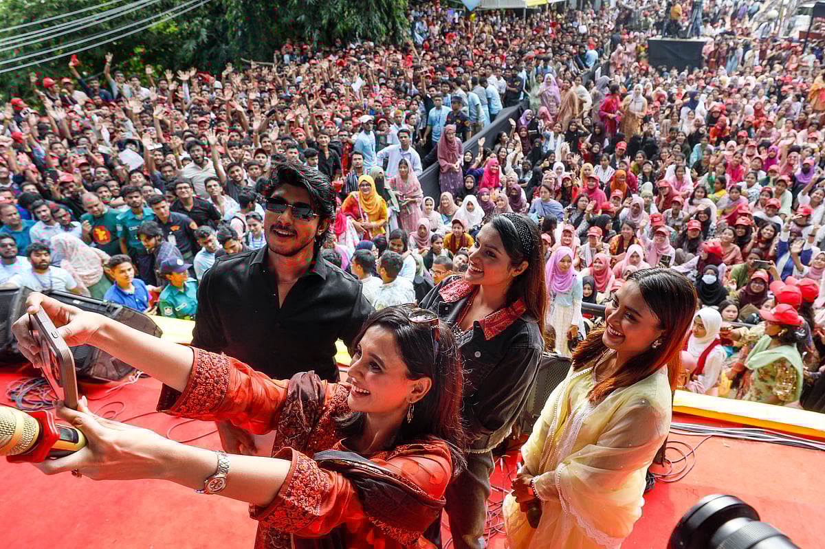 সাবিলার সেলফি