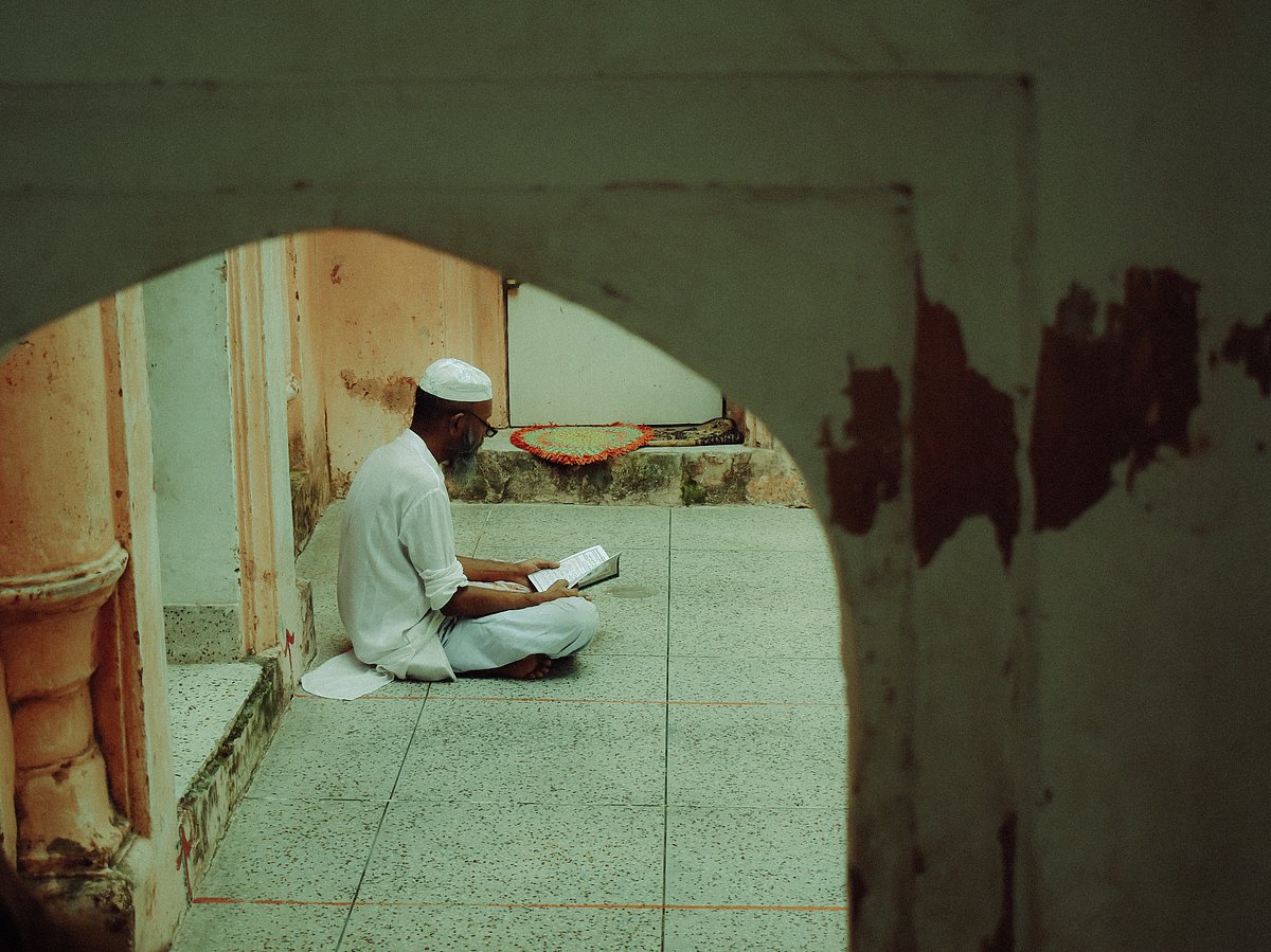 কোরআন পড়ার অভ্যাস গড়ুন, যা মনকে শান্ত করবে