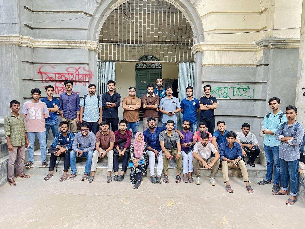 আবাসন খাতে সম্পূরক বৃত্তি এবং জকসু নীতিমালা ও এর পথনকশার ঘোষণার দাবিতে পঞ্চম দিনের মতো কর্মসূচি পালন করেছেন শিক্ষার্থীরা। প্রশাসনিক ভবন, জগন্নাথ বিশ্ববিদ্যালয়, ২৬ আগস্ট, ২০২৫