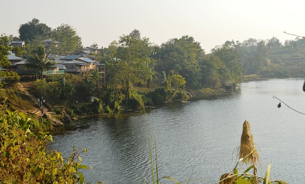 বান্দরবানের রুমা উপজেলার বগালেক নিয়ে রয়েছে বম উপকথা। সম্প্রতি প্রকাশিত একটি বম ভাষার লোককথার বইয়ে সংকলিত হয়েছে উপকথাটি