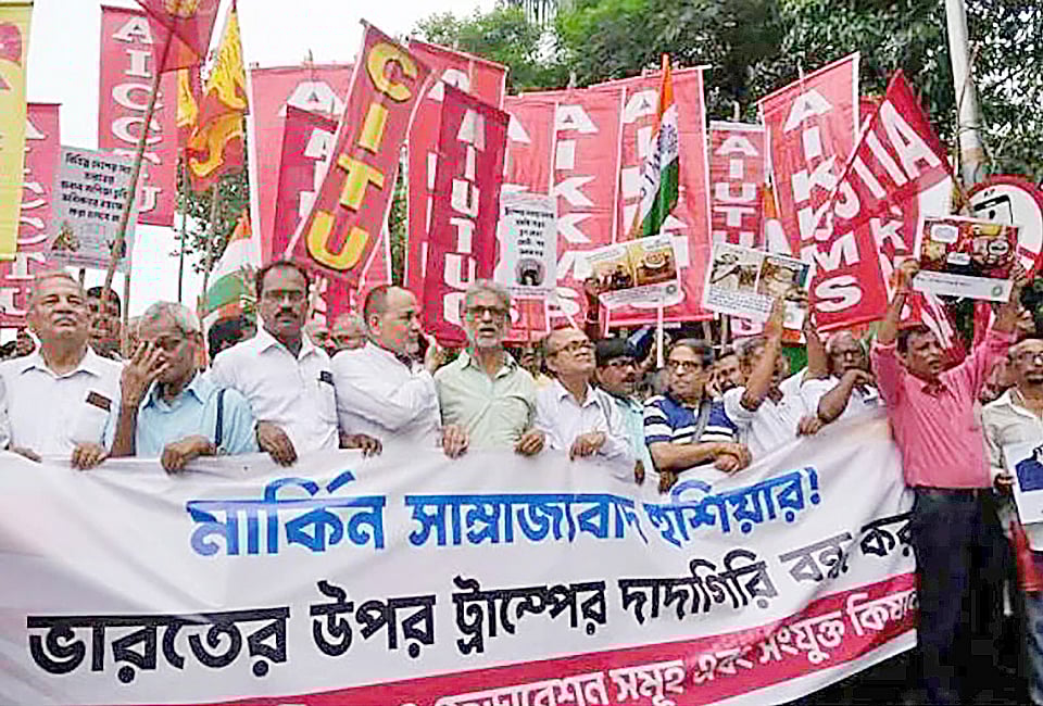 ট্রাম্পের ঘোষিত ৫০ শতাংশ শুল্কের প্রতিবাদে ভারতে যুক্তরাষ্ট্রবিরোধী বিক্ষোভ