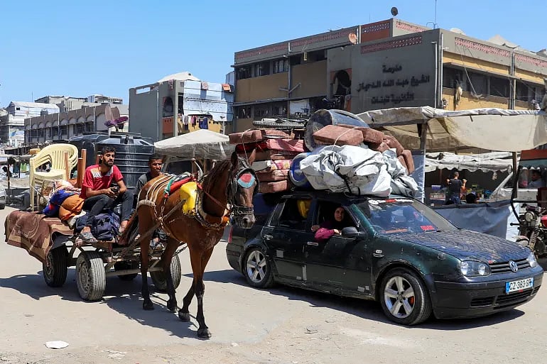 ইসরায়েলি সেনাদের হামলা থেকে বাঁচতে গাজা নগরী ছাড়ছেন বাসিন্দারা
