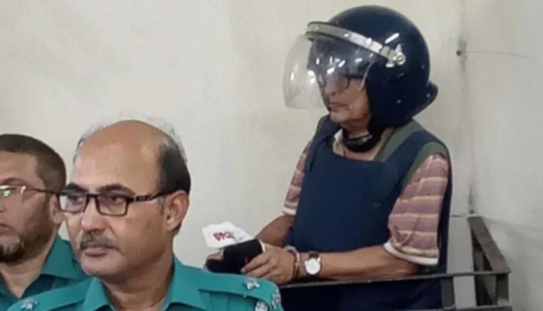 ২৭ অক্টোবর তৌফিক-ই-ইলাহী চৌধুরীকে ট্রাইব্যুনালে হাজির করা হয় এবং ‘গ্রেপ্তার দেখানো’ হয়।