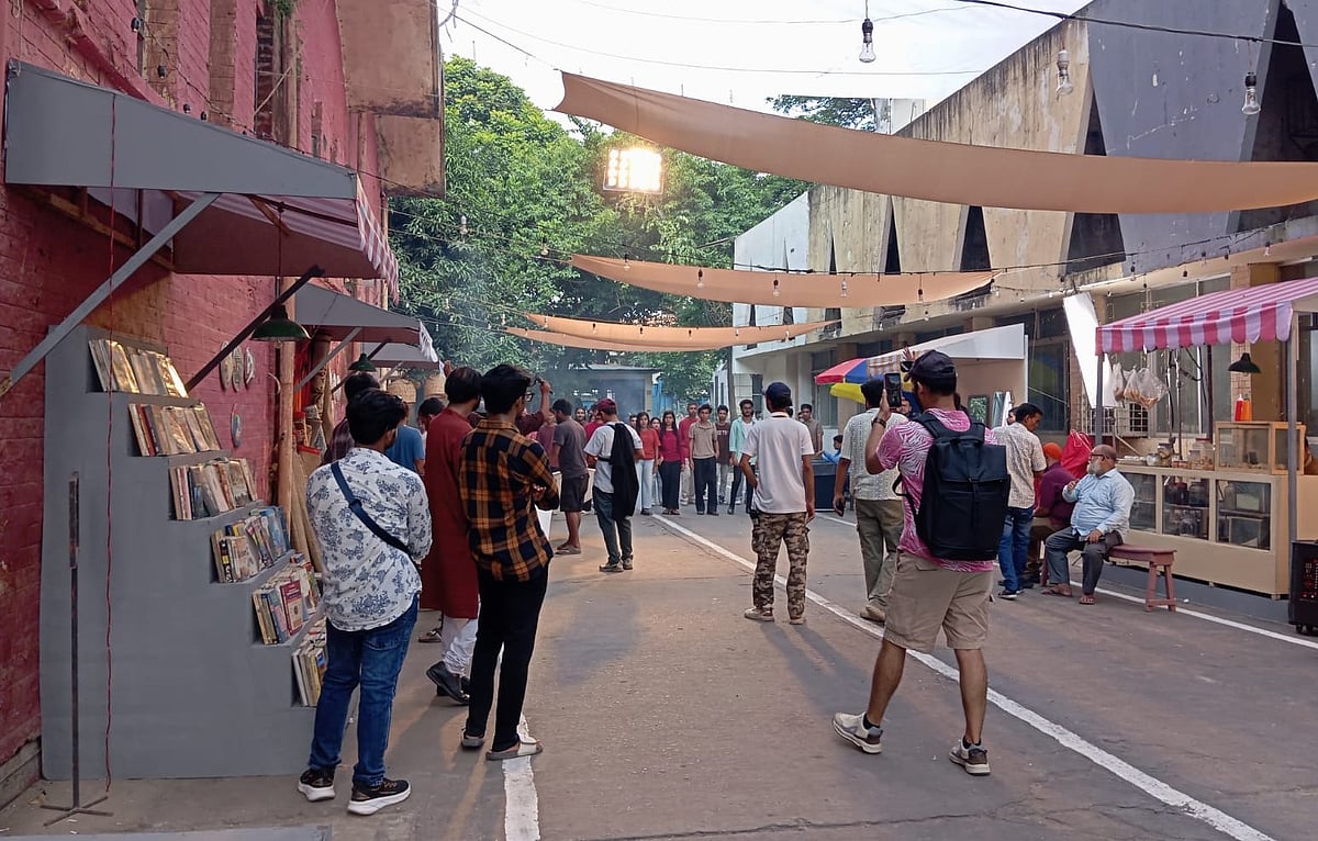 এফডিসিতে চলছে বিজ্ঞাপনের দৃশ্যধারণ