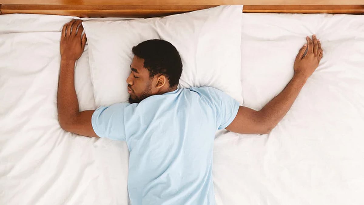 উপুড় হয়ে ঘুমানো কি ক্ষতিকর?